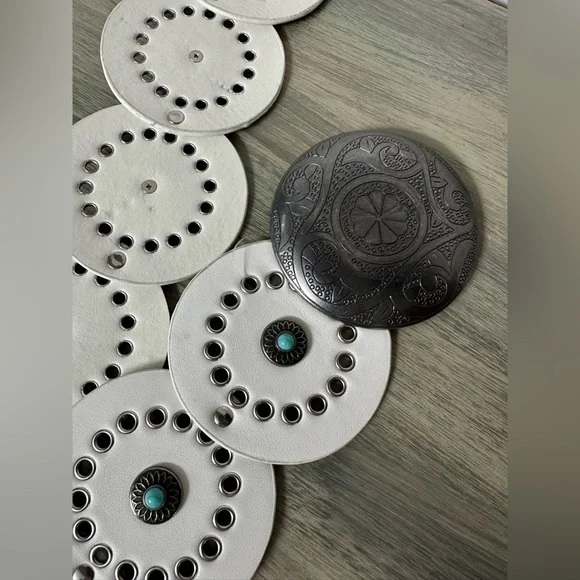 White and Silver Women's Belt with Turquoise Accents. Approx 44inches - Picture 2 of 4